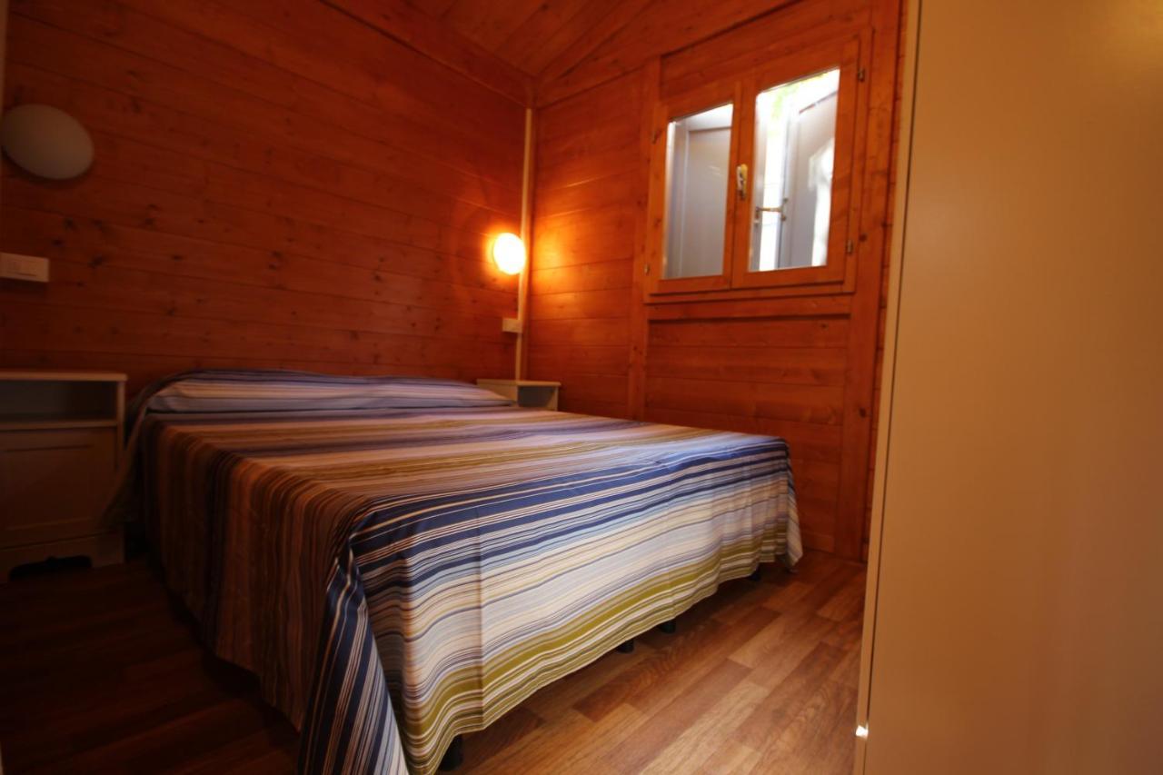 Camping Calatella Parco Di Vacanza Marina di Massa Exterior foto