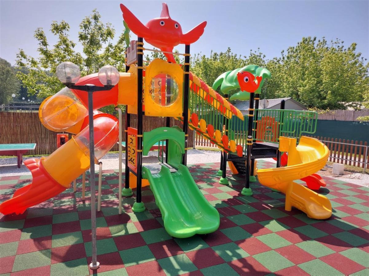 Camping Calatella Parco Di Vacanza Marina di Massa Exterior foto