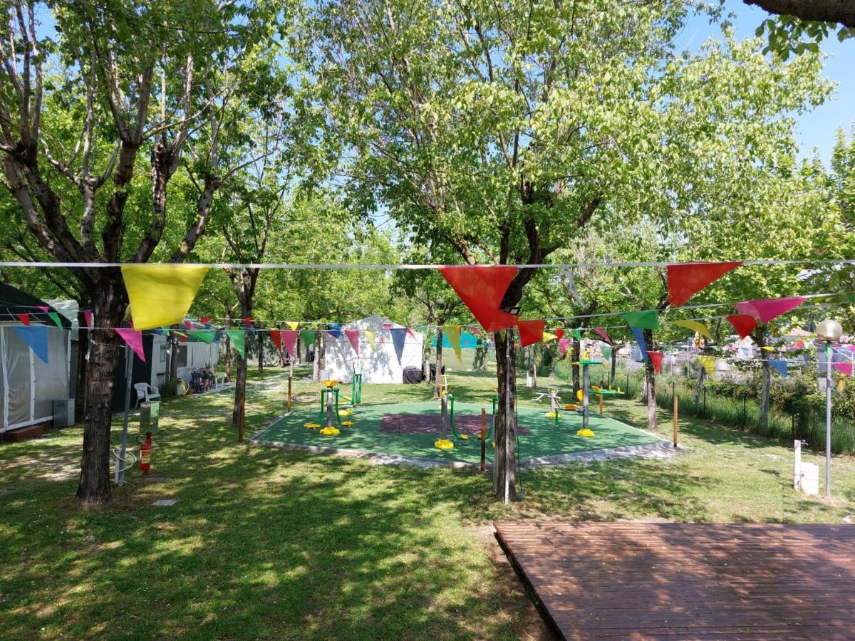 Camping Calatella Parco Di Vacanza Marina di Massa Exterior foto