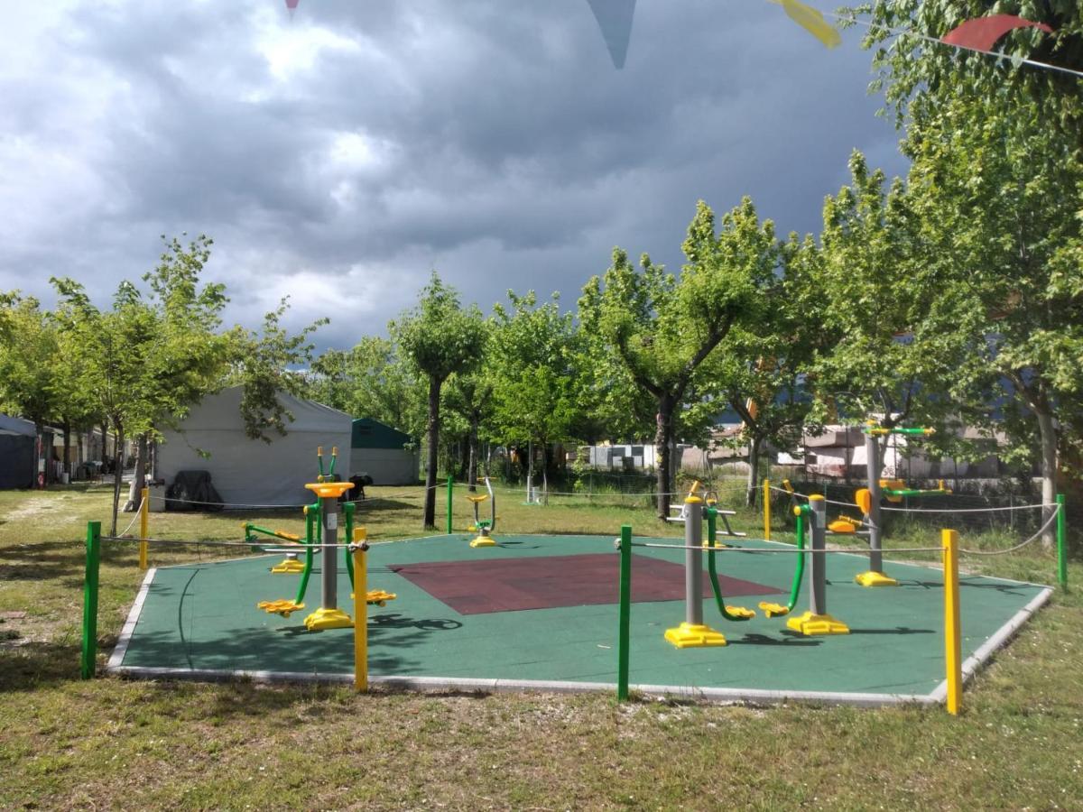 Camping Calatella Parco Di Vacanza Marina di Massa Exterior foto